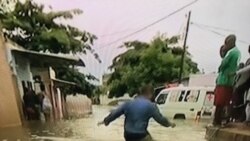 Chuvas trazem miséria aos pobres de Luanda - 1:31