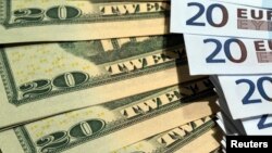 Las declaraciones del secretario del Tesoro, Steve Mnuchin, provocaron el miércoles una de las mayores caídas intradiarias del dólar en años.