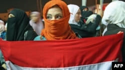 Phụ nữ xuống đường biểu tình chống Tổng thống Syria Bashar al-Assad bên ngoài Ðại sứ quán Syria ở Amman, Jordan, ngày 3/10/2011