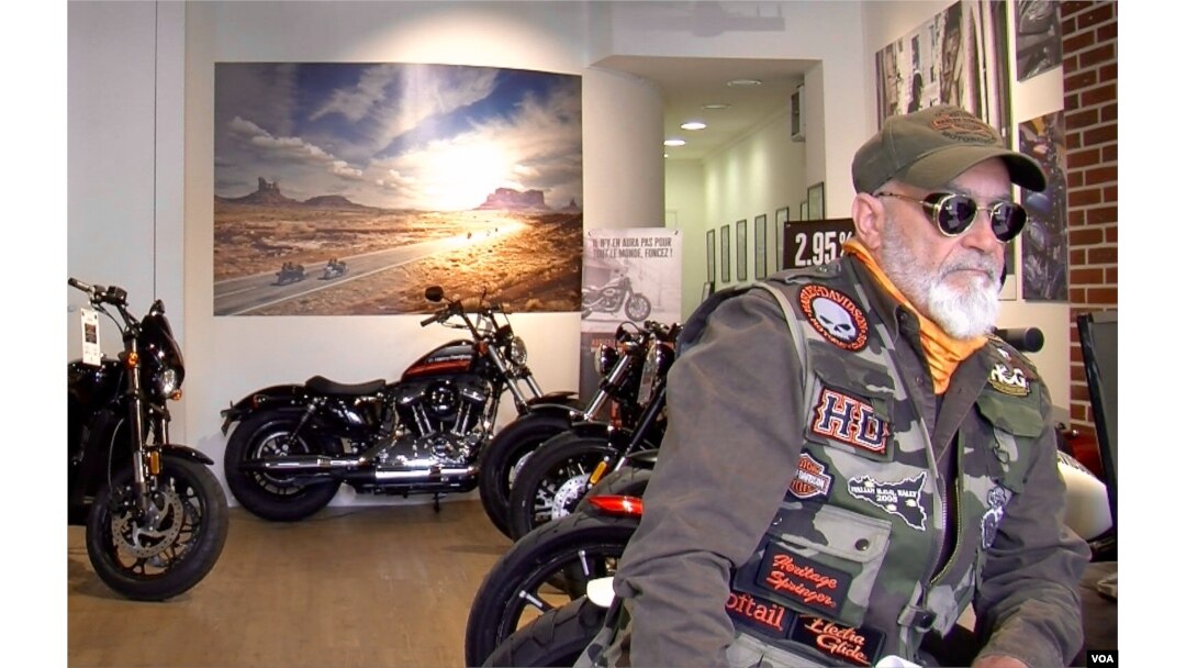 For French Harley owners, the motorcycle is about freedom — and America. (L. Bryant/VOA)
