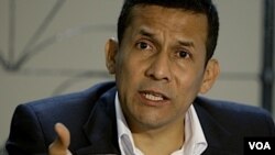 "Están tratando de dañar a Ollanta", dijo el presidente venezolano Hugo Chávez en Uruguay.