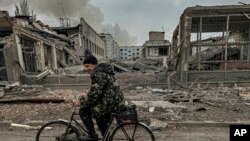 В центре г. Курахово Донецкой области Украины после российского авиаудара. Архивное фото. 7 ноября 2024 года.
