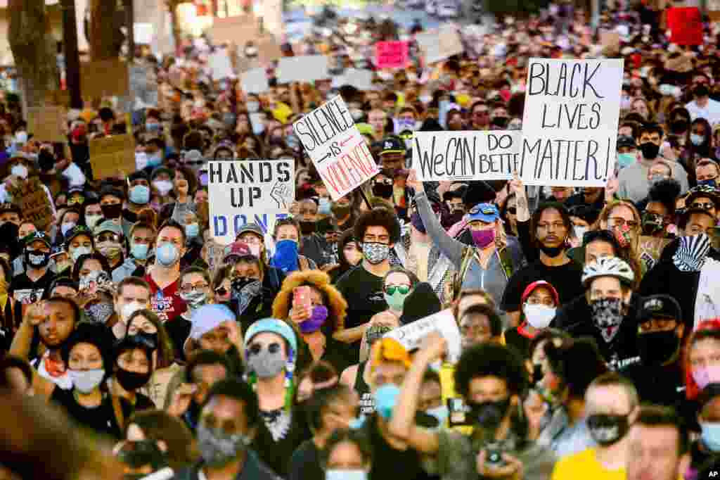 Demonstrators gather in Oakland, California, June 1, 2020, to protest the death of George Floyd, who died after being restrained by Minneapolis police officers on May 25.