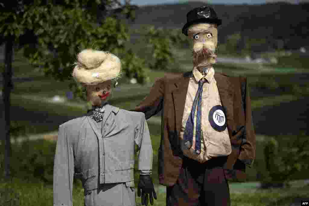 Scarecrows are displayed during a 'Scarecrows Fair' in Castellar, Italy's northern village near Cuneo.
