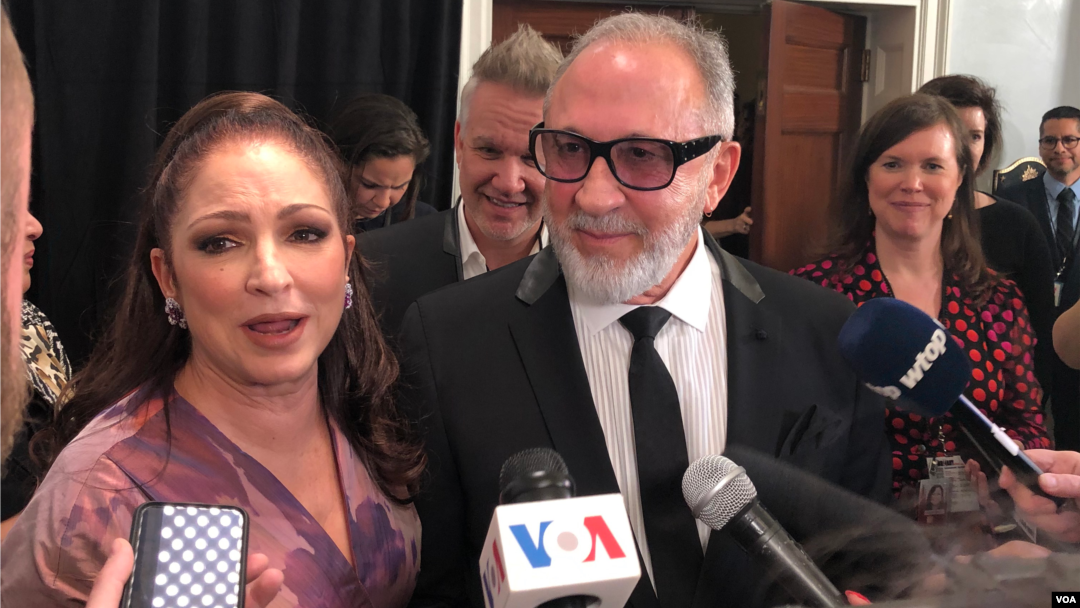 Gloria y Emilio Estefan recibieron el premio Gershwin de la Biblioteca del Congreso de Estados Unidos en reconocimiento a su carrera musical. Foto: Silvia García.