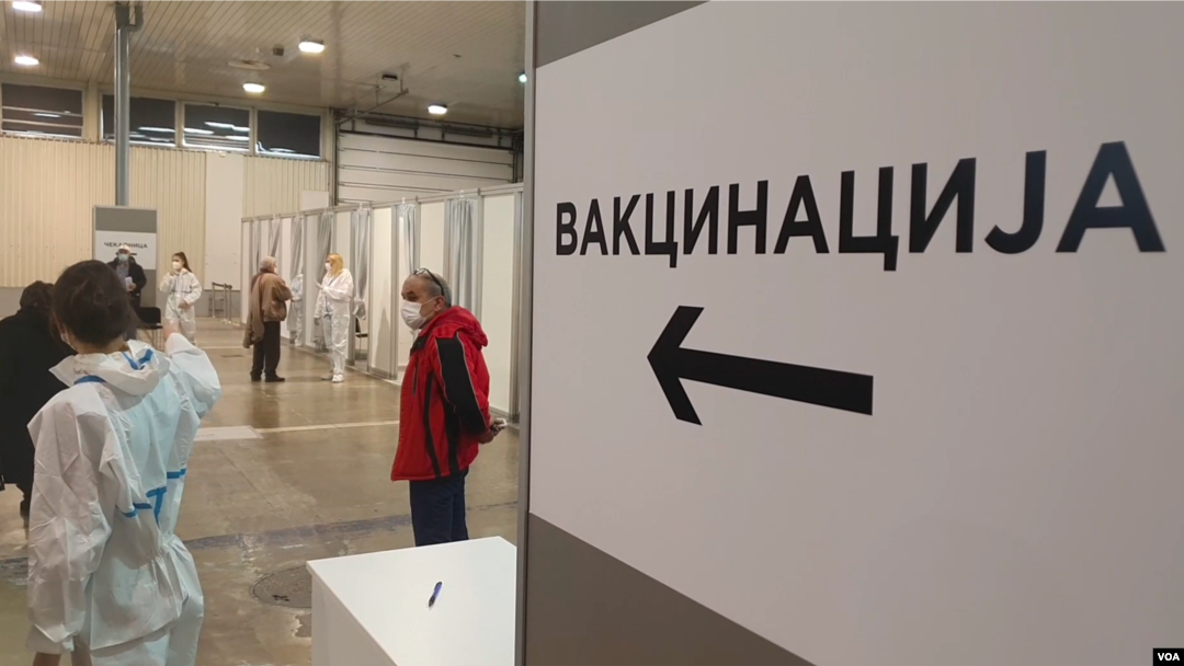 Mediji prenose da je četvoro antivaksera saslušano, pa pušteno na slobodu
