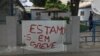 Trabalhadores da Rádio Morena Comercial em greve, Benguela, Angola