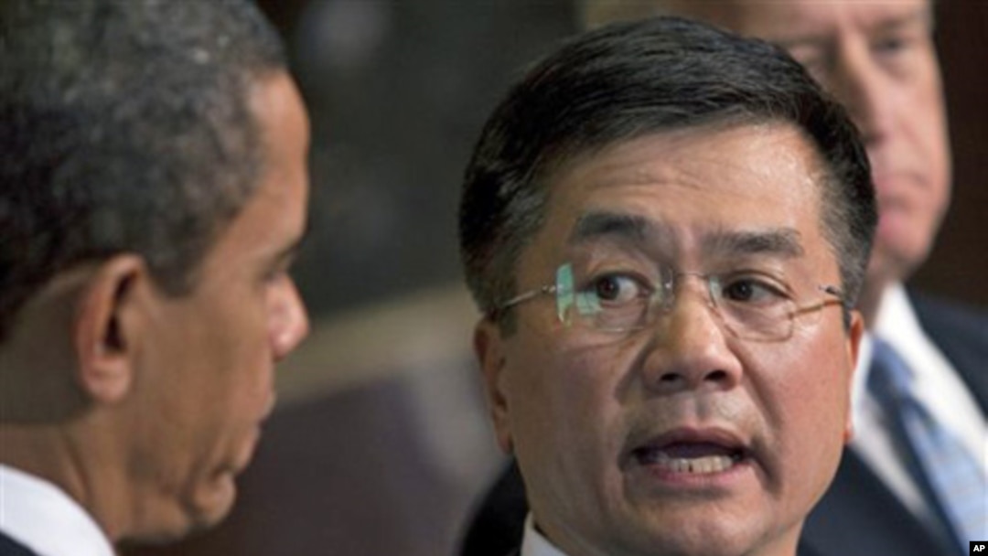 President Barack Obama (l) and Gary Locke (file photo)