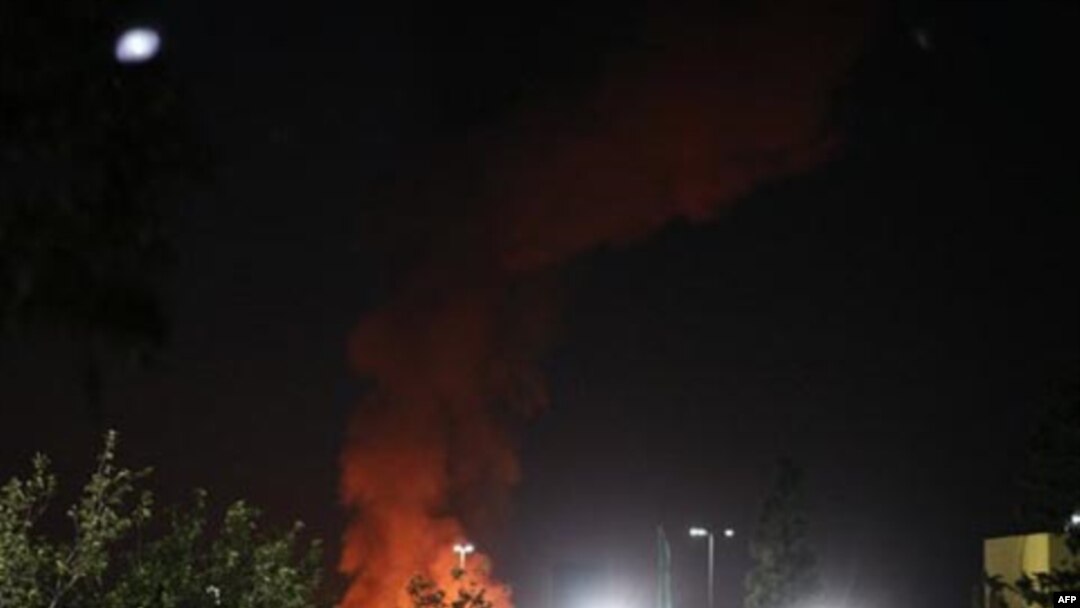 NATO Trablusgarp'ta gece bombardımanına devam ediyor