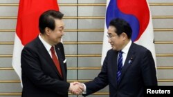 南韓總統尹錫悅和日本首相岸田文雄在東京舉行峰會。（2023年3月16日）