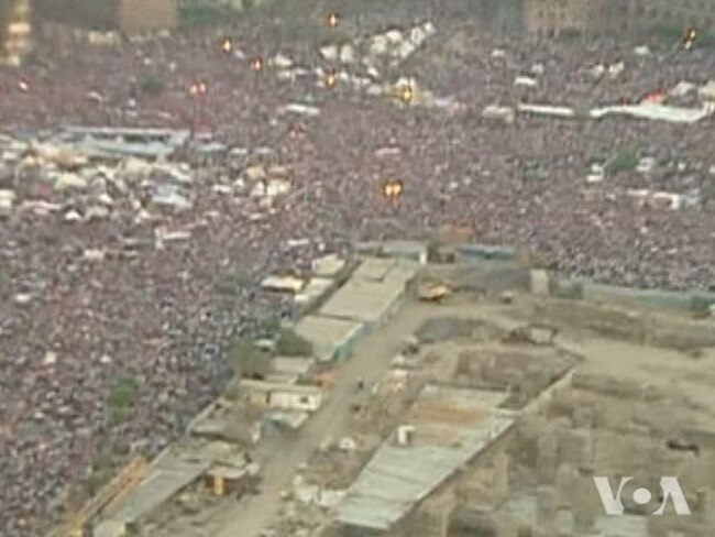 Watch related video of anti-Morsi protesters in Tahrir Square