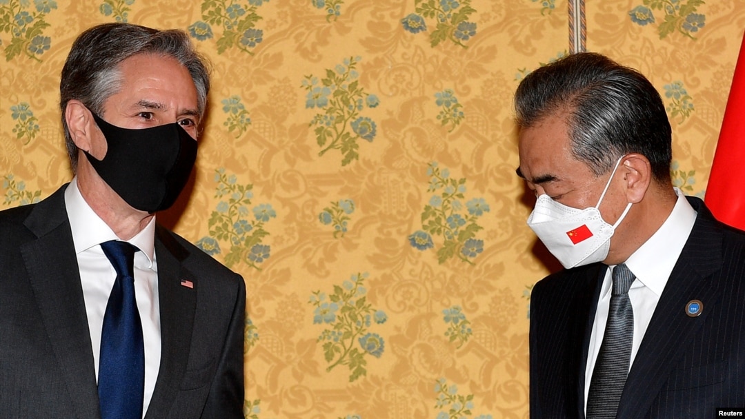 U.S. Secretary of State Antony Blinken meets Chinese Foreign Minister Wang Yi on the sidelines of the G-20 summit in Rome, Oct. 31, 2021. (Tiziana Fabi/Pool via Reuters)