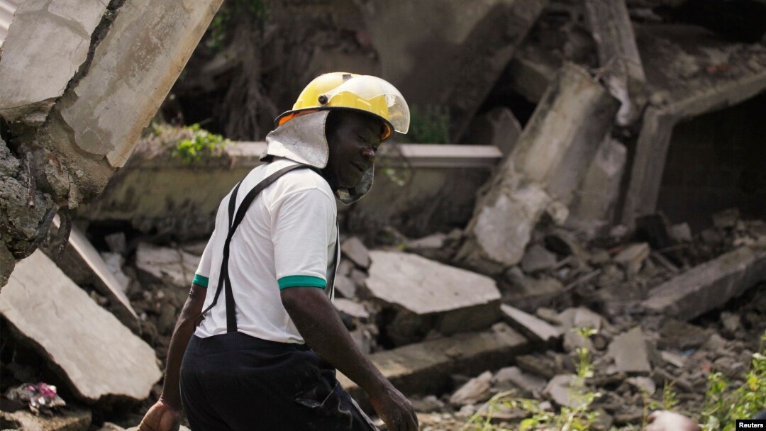 Baraguzen ginin da ya rushe a Abuja