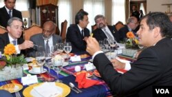 Rafael Correa intenta convencer a los mandatarios de su región sobre la importancia de dejar el crudo bajo tierra, a cambio de una millonaria contribución al país.