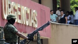 Hơn 50.000 người đã thiệt mạng kể từ khi Tổng thống Mexico Felipe Calderon phát động một cuộc trấn áp lớn của quân đội nhắm vào các băng đảng vào năm 2006.