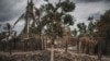 Nesta foto de arquivo, efeito da destruição, Aldeia da Paz