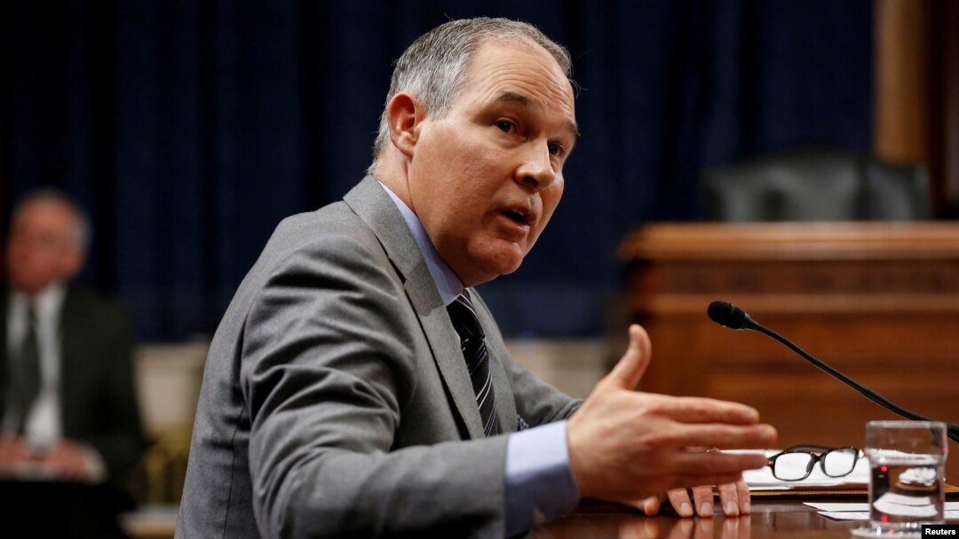 Scott Pruitt, director de la Agencia de Protección Ambiental de EE.UU. testifica ante el Congreso por gastos y ética. 