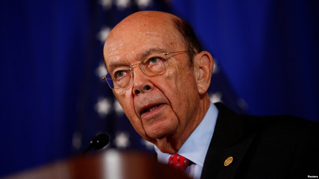 Secretario de Comercio, Wilbur Ross, vendió numerosas propiedades cuando se unió al gabinete del presidente Donald Trump a principios de este año para evitar conflictos de intereses. (Foto archivo)